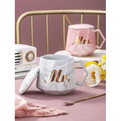 Set de 2 Tazas Marmoleadas con Tapa y Cucharas | Elegantes y Apta Microondas